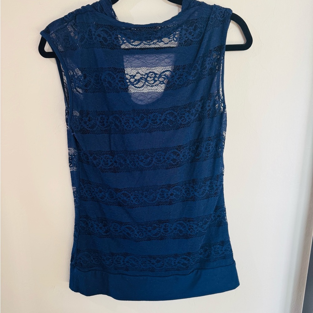Elegant Blue Lace Sleeveless Top